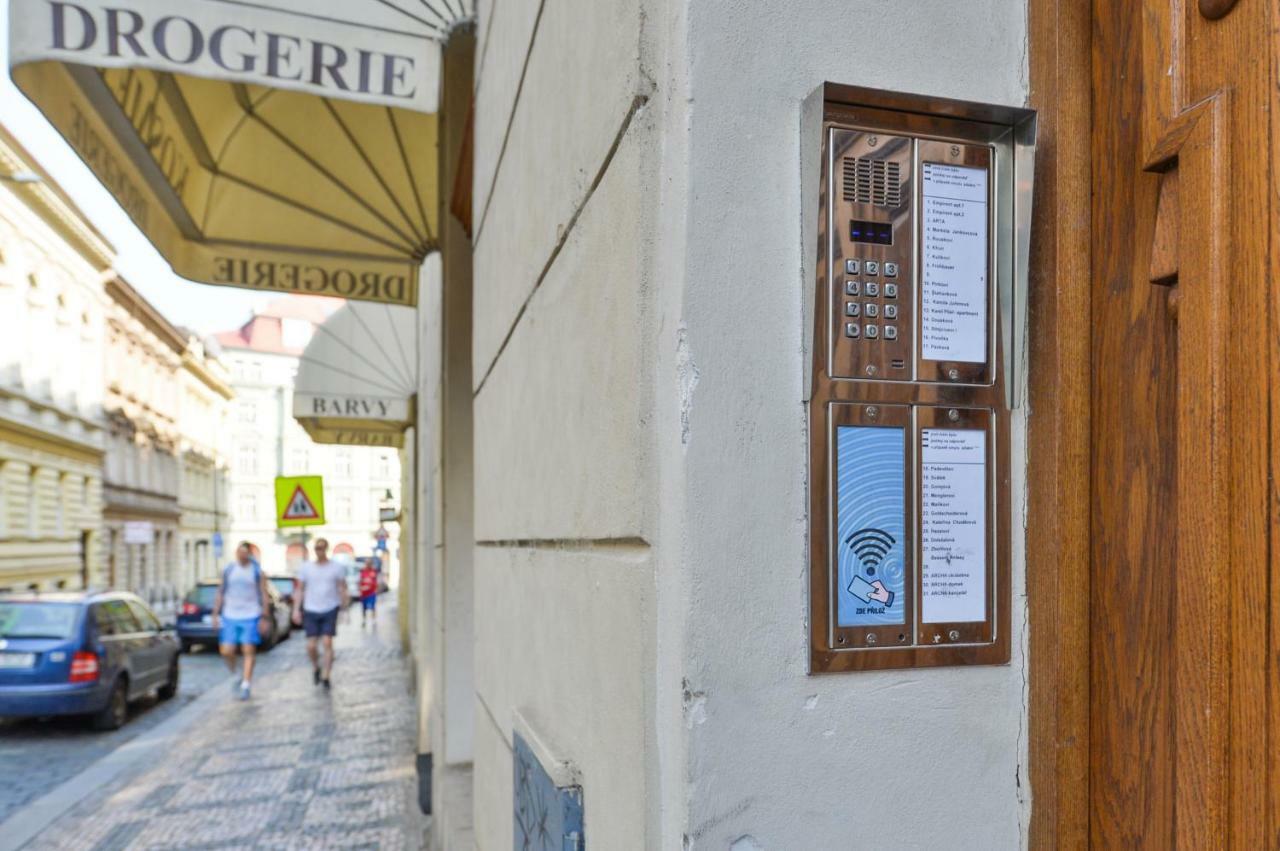Glamour Frida Apartment Praga Exterior foto